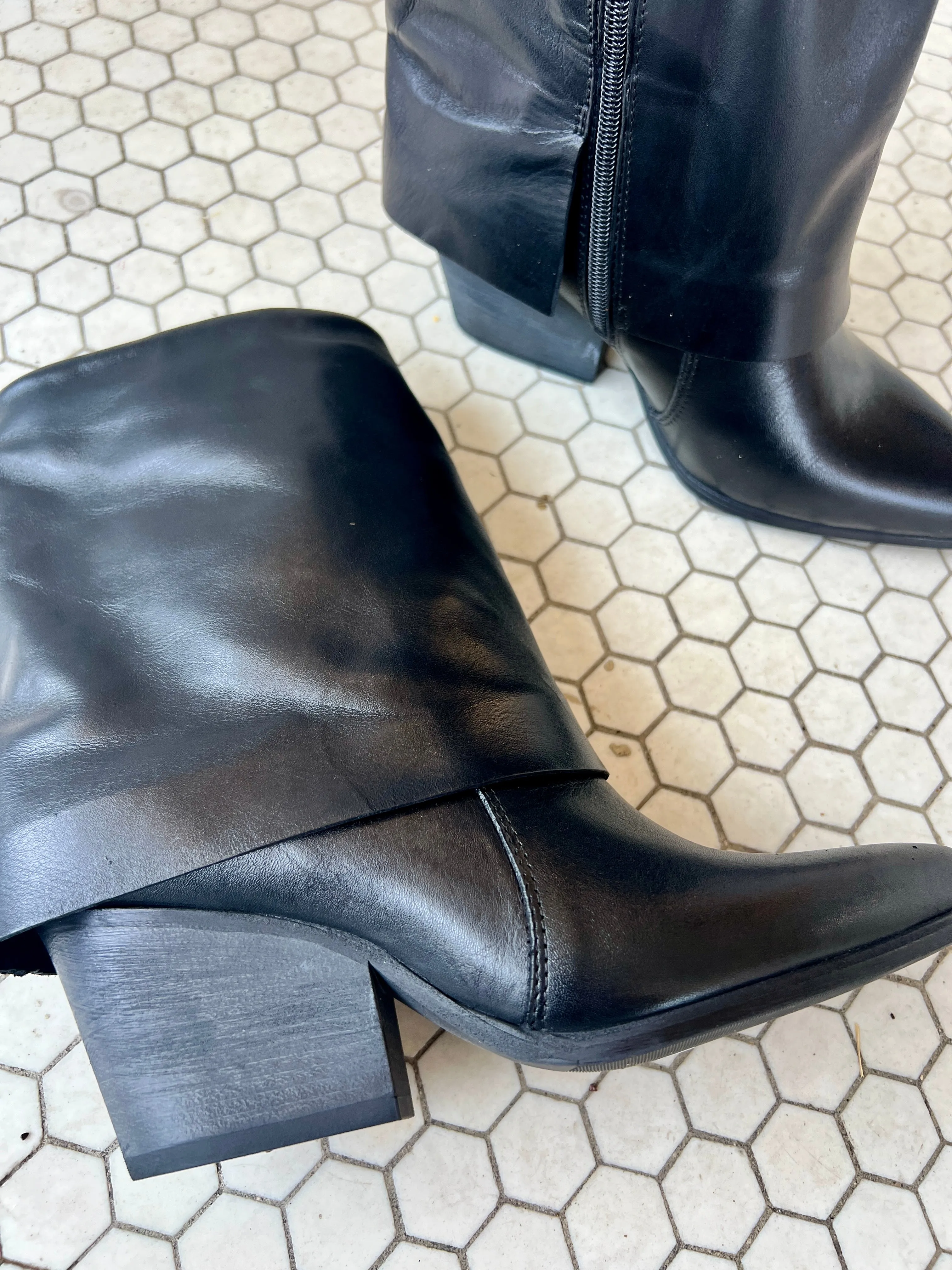 MJUS Loki Boot