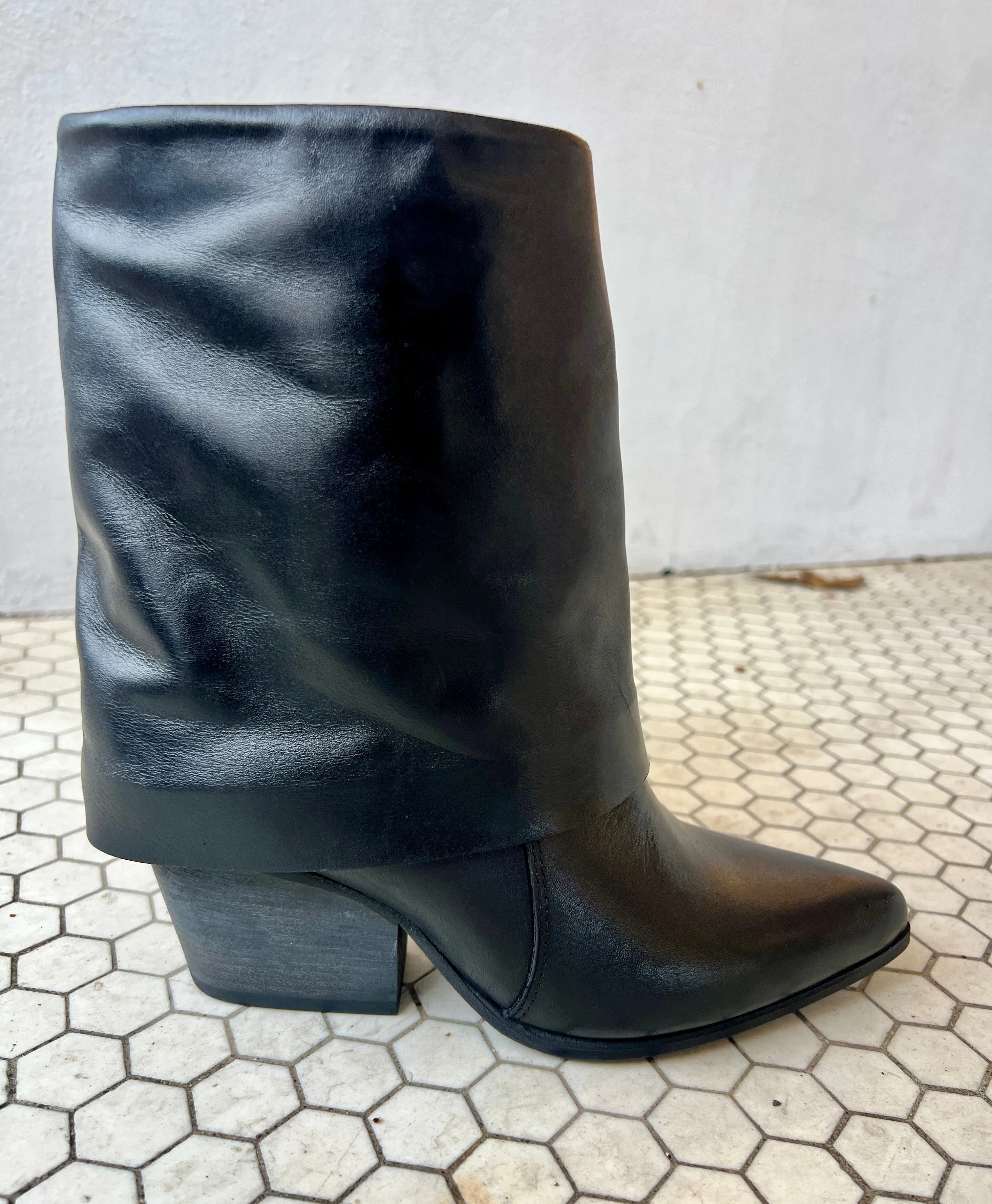 MJUS Loki Boot