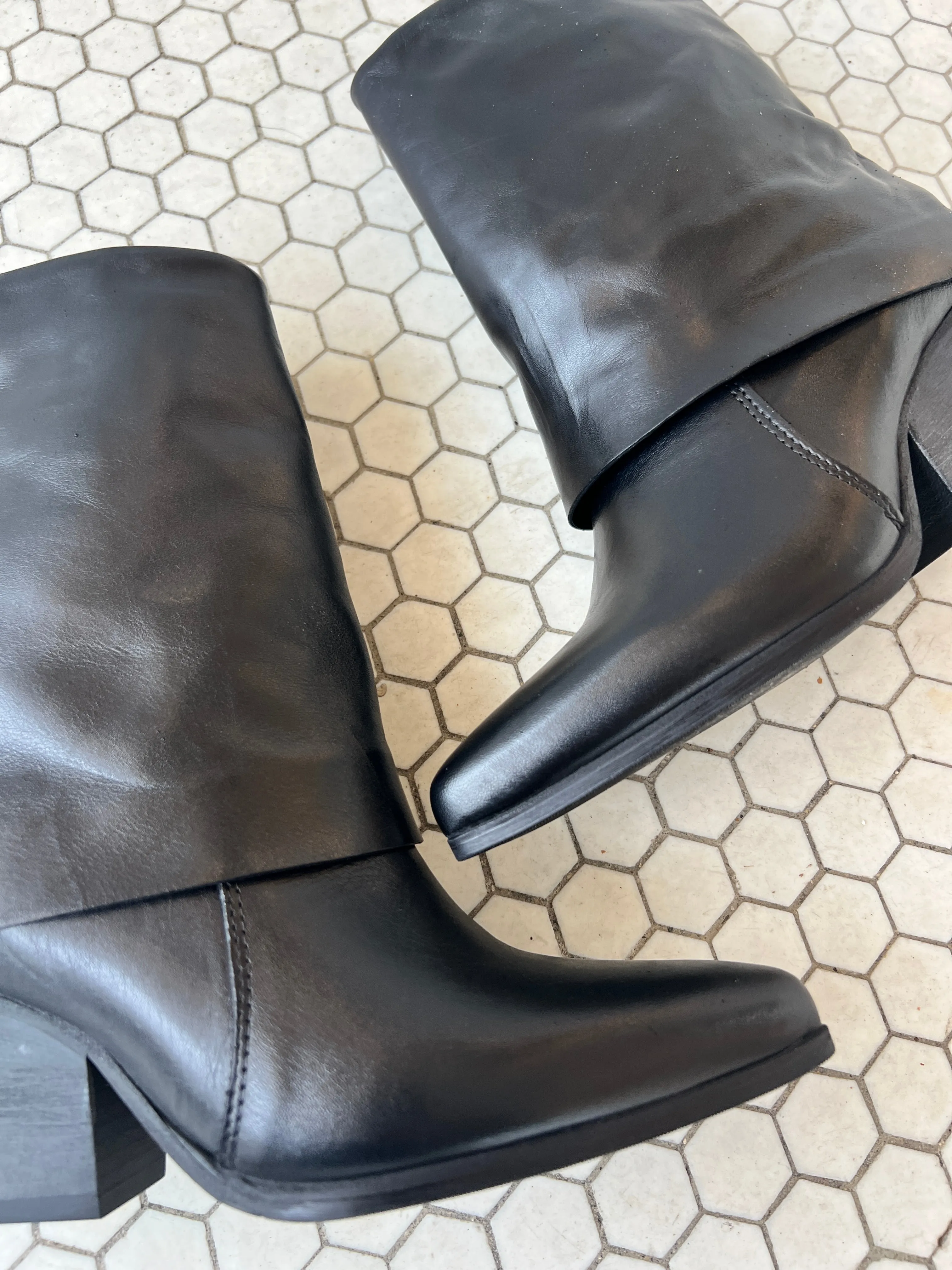 MJUS Loki Boot