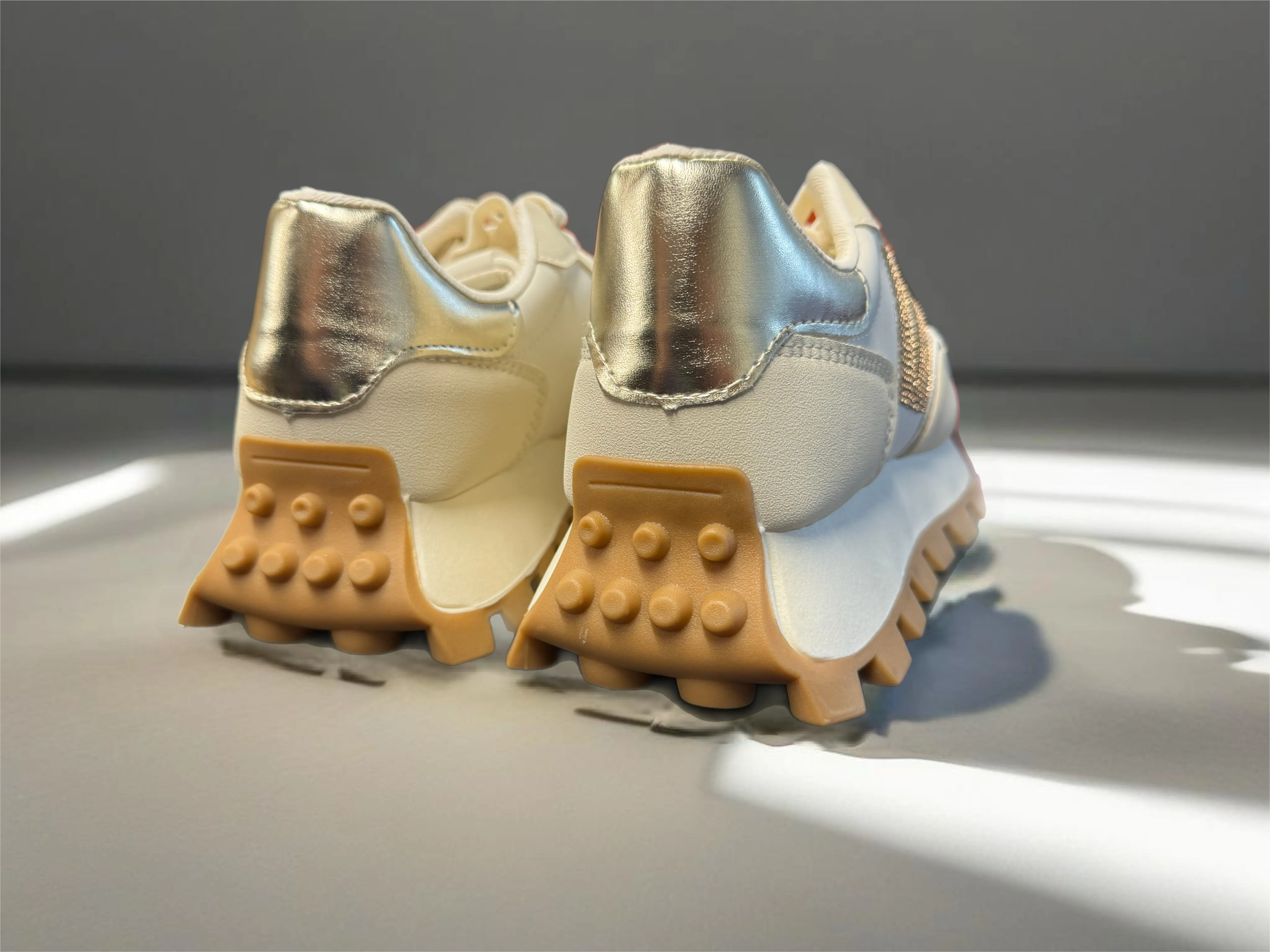 Naomi trainers