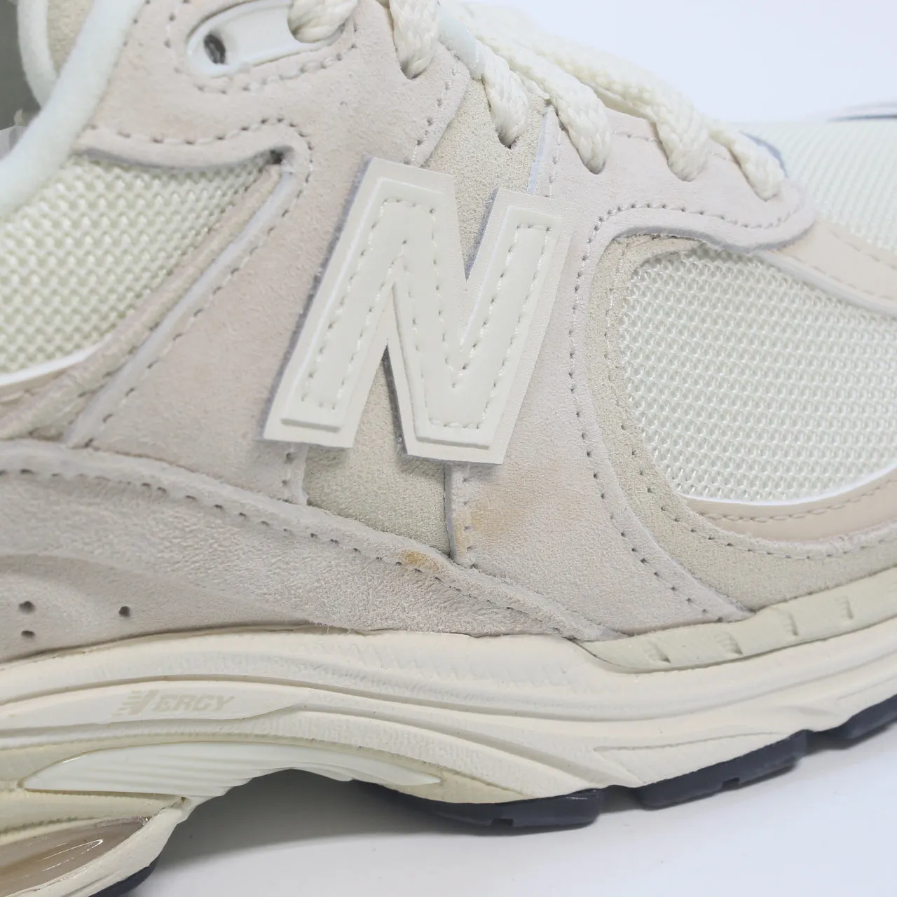New Balance 2002 Calm Taupe Uk Size 7